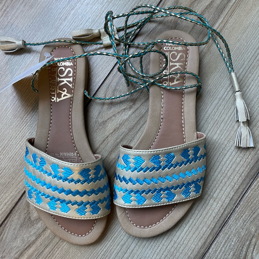 Embroidery Women’s Wrap Flat Colombian Sandals
